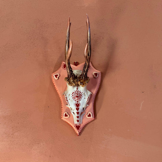Deer skull pink with hearts