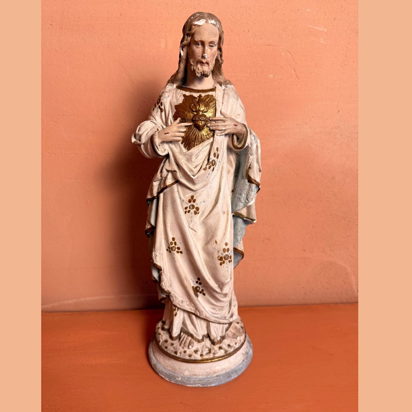Vintage sacred heart Jezus statue