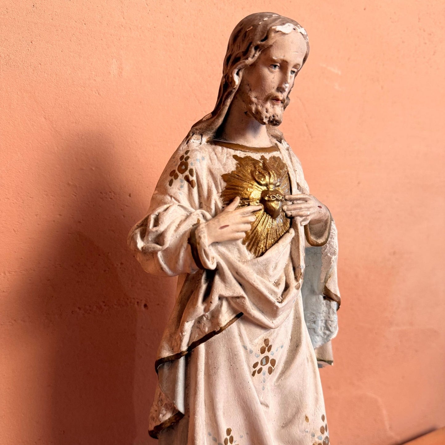 Vintage sacred heart Jezus statue