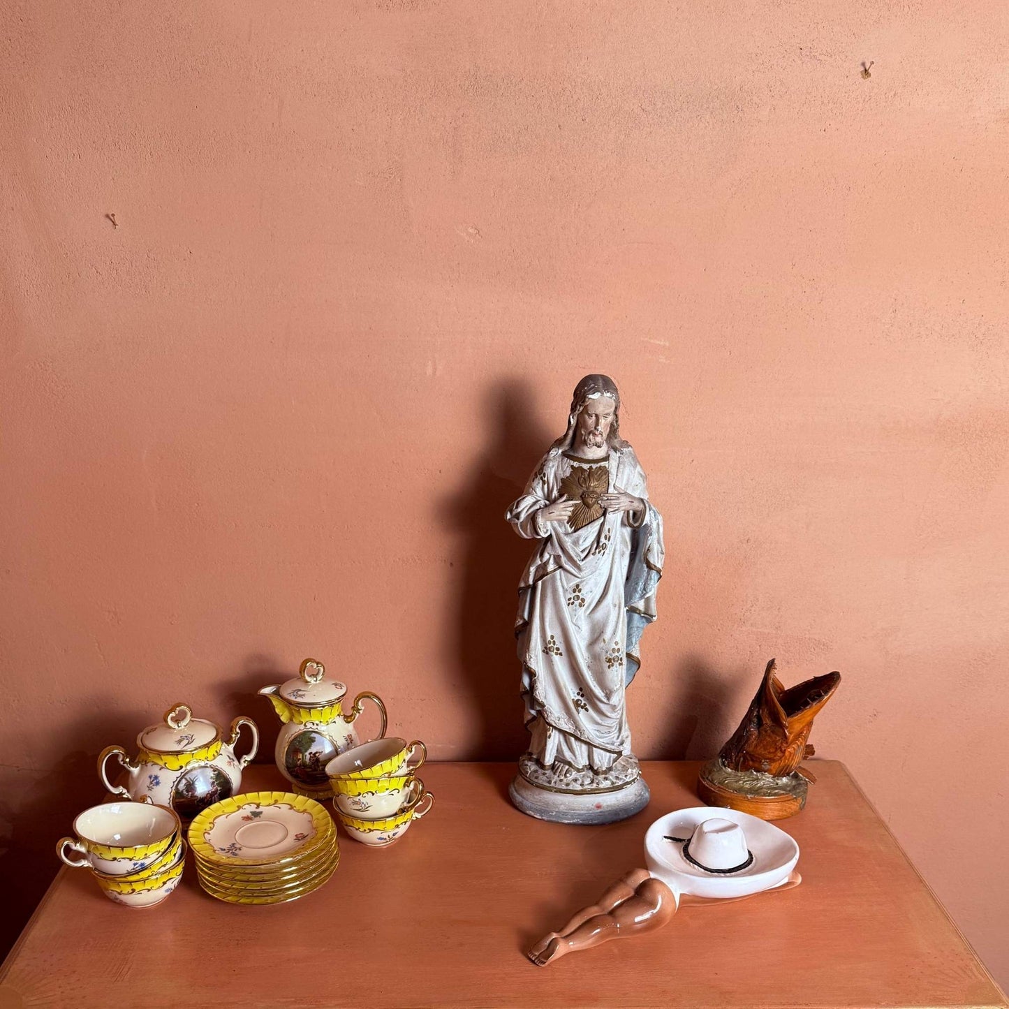 Vintage sacred heart Jezus statue