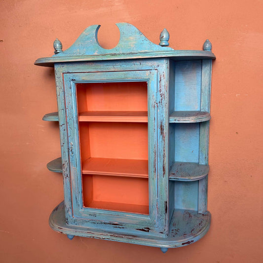 Wall cabinet